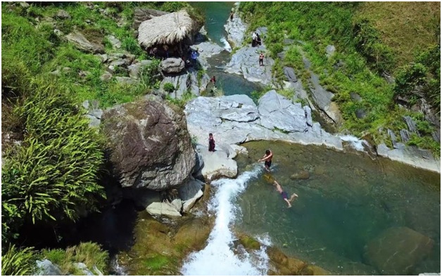 Du lịch tắm suối Hà Giang